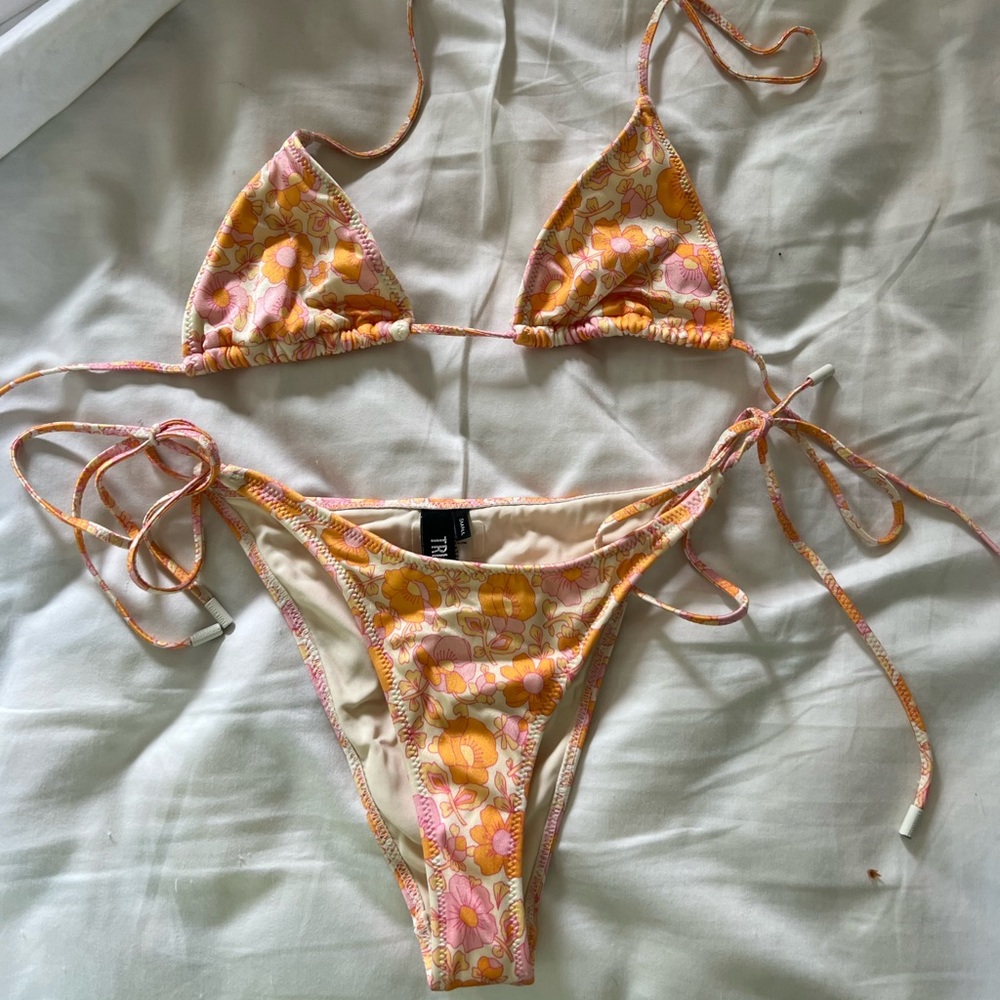 Triangl bikini in neon pop